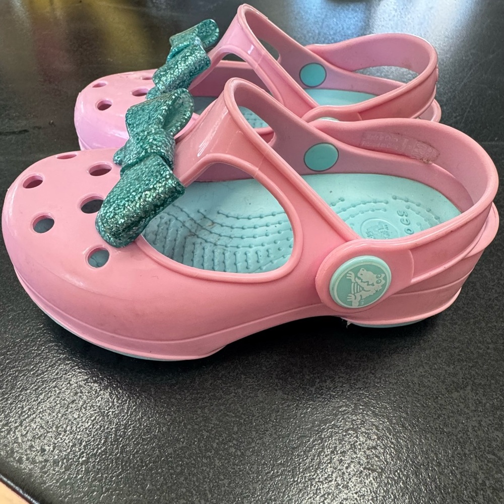 Toddlers Crocs with Glitter Bow